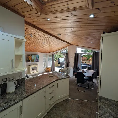 Hot Tub 3 Bed - Fallbarrow - Windermere Шале Боунес-он-Уиндермер
