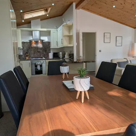 Hot Tub 3 Bed - Fallbarrow - Windermere Шале *