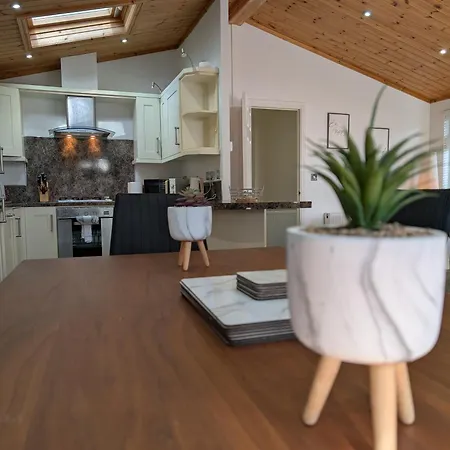 Hot Tub 3 Bed - Fallbarrow - Windermere Боунес-он-Уиндермер
