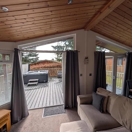 Chalet Hot Tub 3 Bed - Fallbarrow - Windermere *