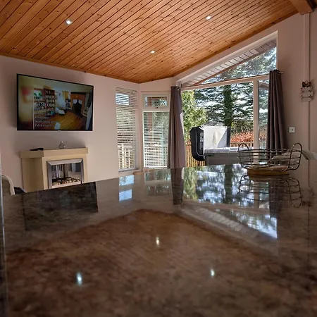 Hot Tub 3 Bed - Fallbarrow - Windermere * Боунес-он-Уиндермер