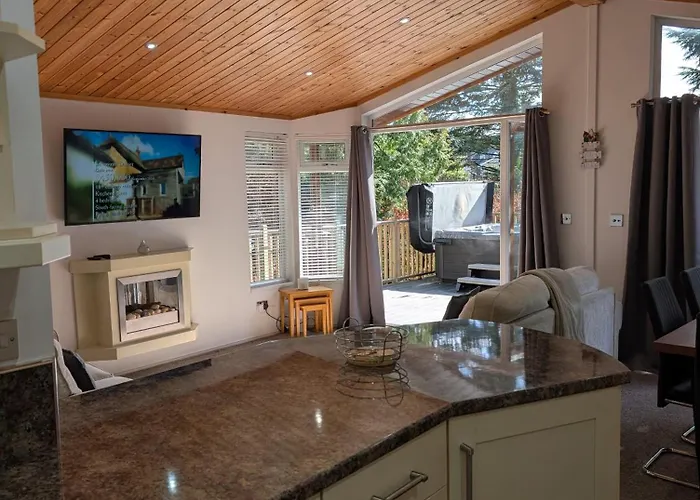 Chalet Hot Tub 3 Bed - Fallbarrow - Windermere *