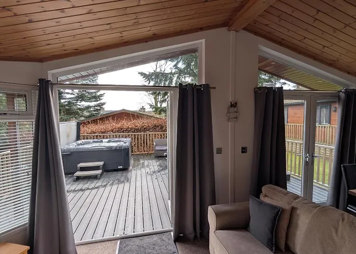 Chalet Hot Tub 3 Bed - Fallbarrow - Windermere *