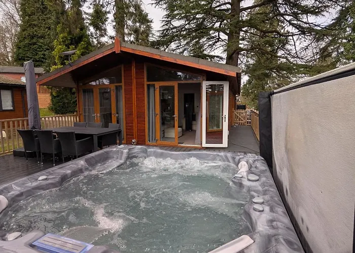 Hot Tub 3 Bed - Fallbarrow - Windermere * Bowness-on-Windermere